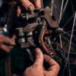 Jak naprawić hamulce w rowerze